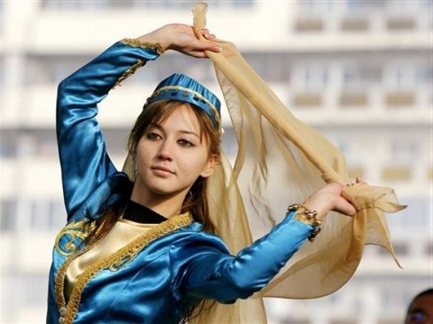 Апай жиенінің жыныстық қатынасқа түскенін ұстады