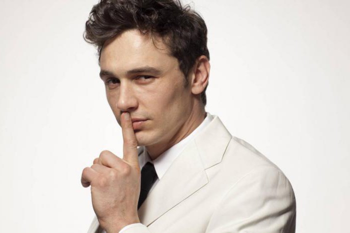 Мектеп бітіру кезінде мұғалімдермен порно Порно видео: Әйелі күйеуін белдікпен трахает