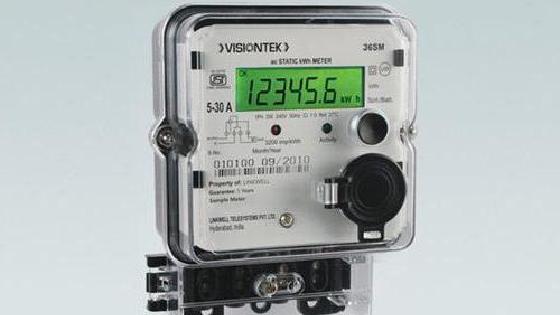 Әдемі әйелдердің терең пиздаларына енген үлкен қара әтештердің жинағы.