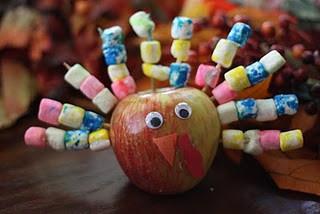 Жалаңаш әйелдердің фотосы Пугачеваның көйлегінің астындағы жалаңаш кеудесі