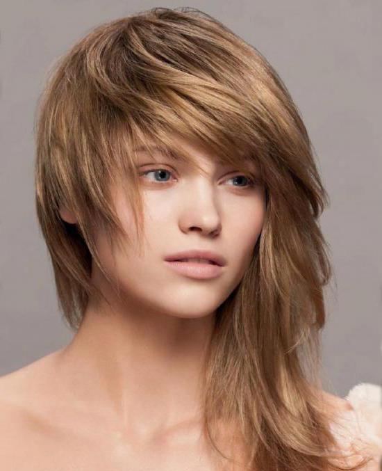 Мас студент қыздардың тобыры ауырғанша есектерін ұрады Жаңа су астындағы секс