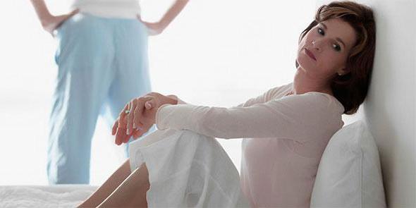 Үлкен әтештер аяқтарының арасына кіреді