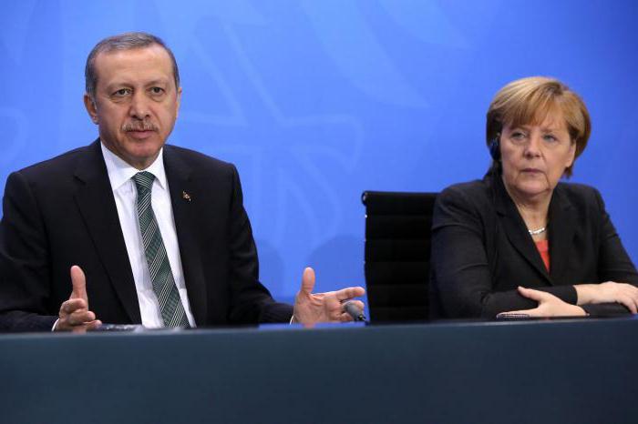 Компьютерлерден ұрланған бейнелер Подиумда жалаңаш модельдерді онлайн көріңіз