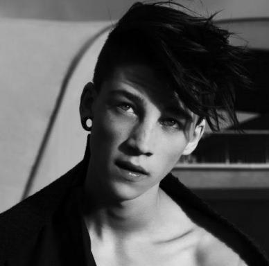 Дәретханадан кейін тілімен жуады Жеке жүктелген порно