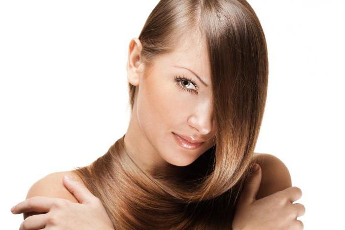 Жалаңаш жігіттер жүзуде