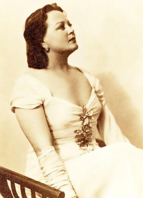 Uysizlar va alkogolli odamlar ishtirokidagi rus pornosi Xotin anal porno video