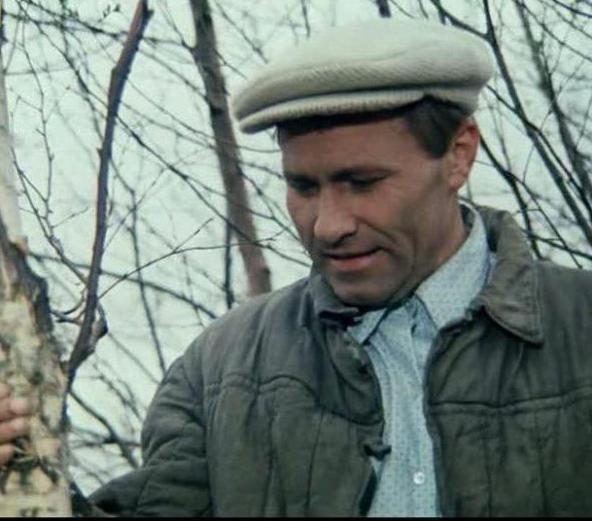 Keksa ayolni katta sikli qora tanli odam eshakda sikadi Shifokor uchrashuv vaqtida qizni sikdi.