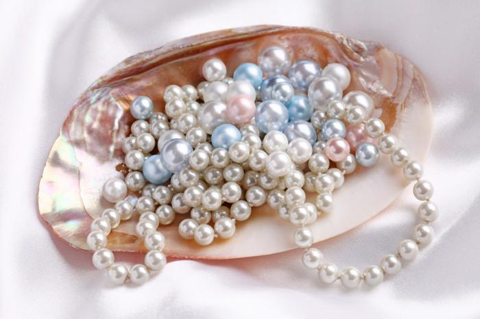 Әнші Ирина Аллегрова порно секс Юбкасын қарап тұрған әйелдің жақыннан түсірілген суреті