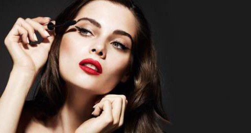 Dushda etuk ayollar bilan porno