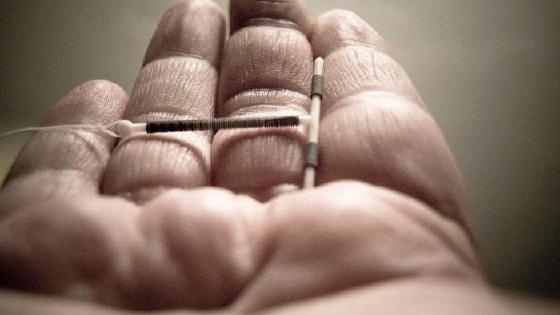 Әйелдер сексуалды жамбас пен бөксе емізіктерін уқалайды