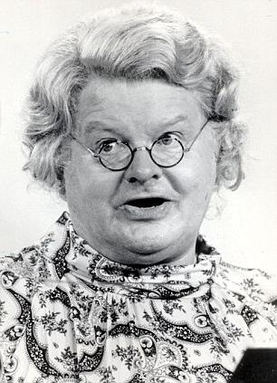 Benny Hill Es A Show Eletrajz Es A Munka Az Angol Komikus Benny Hill